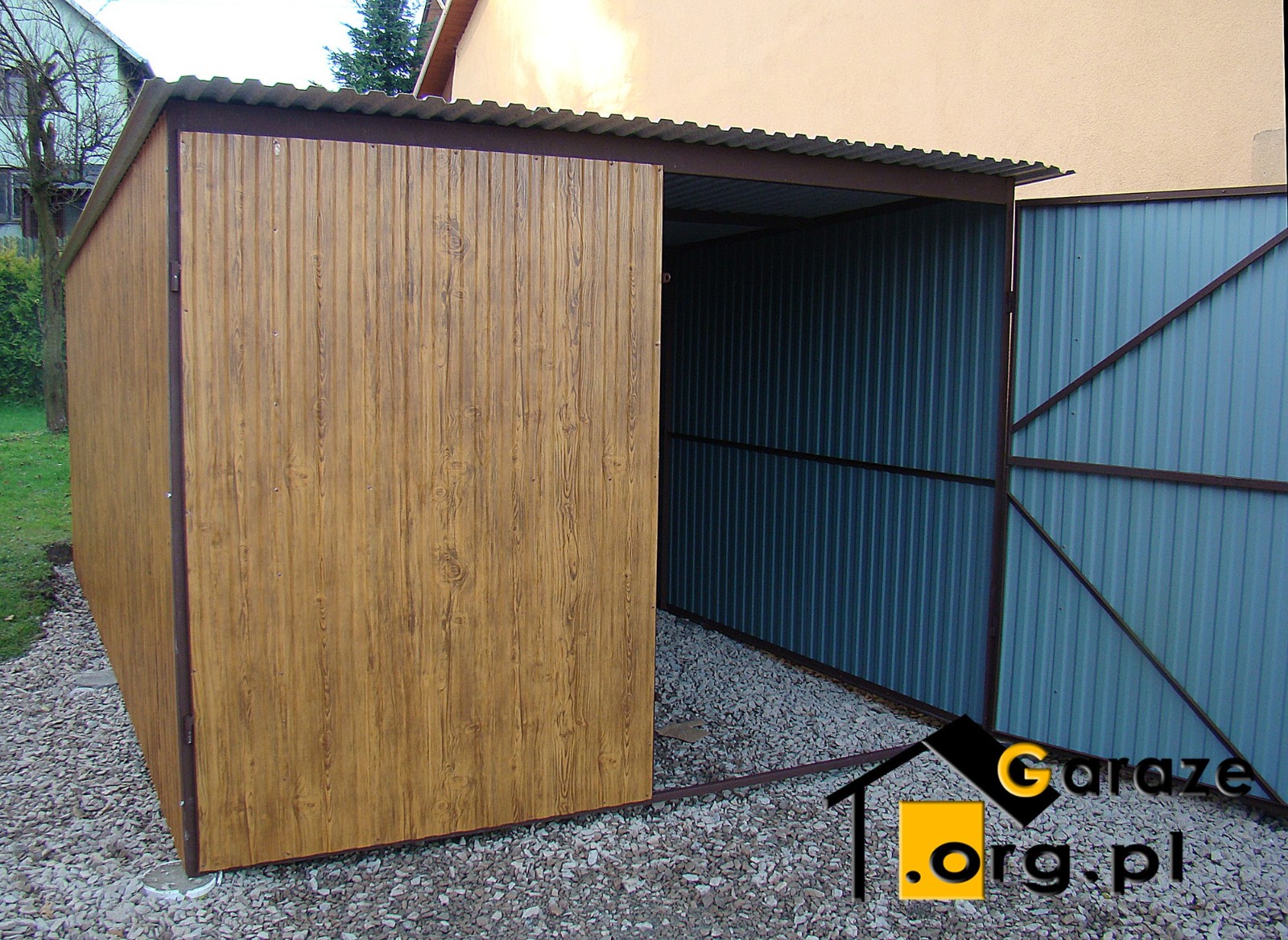 konstrukcja garażu 3x6 z bramą duskrzydłową